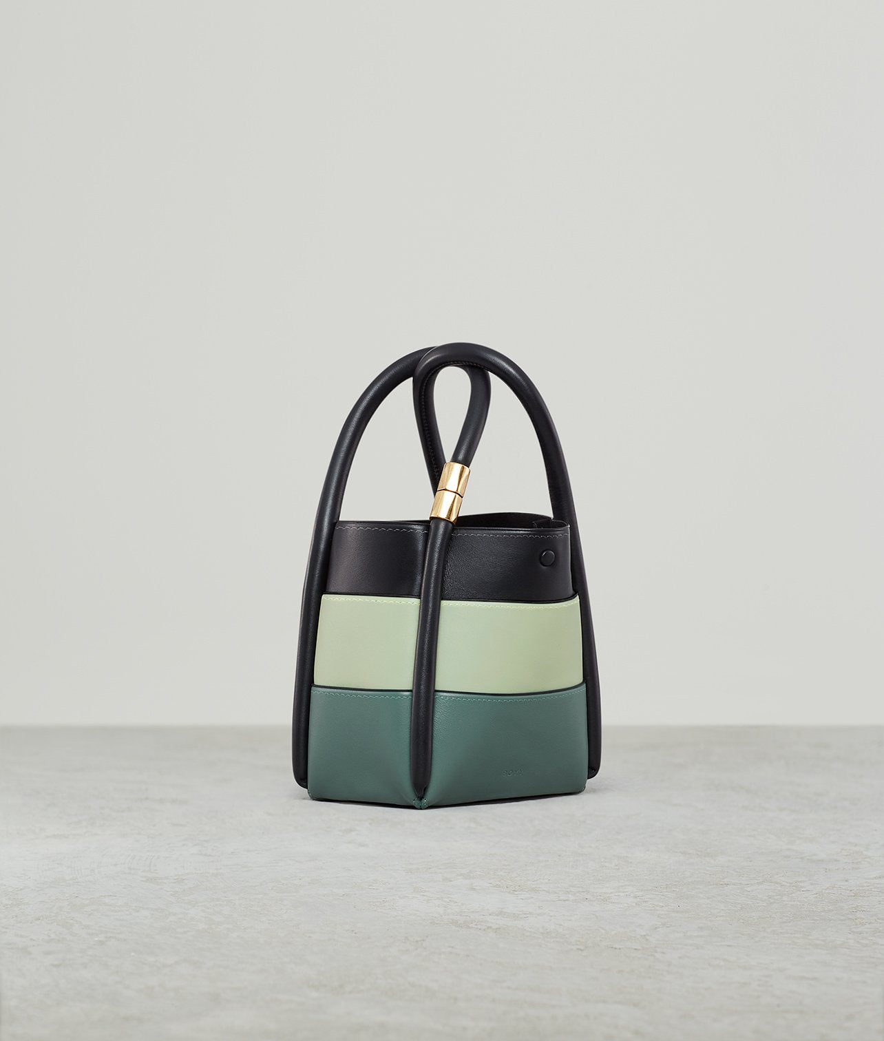 LOTUS 12 SLOTS PEACOCK